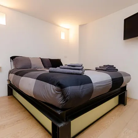 アパート Vivimihome Loft Su Due Livelli Con Terrazzo ミラノ