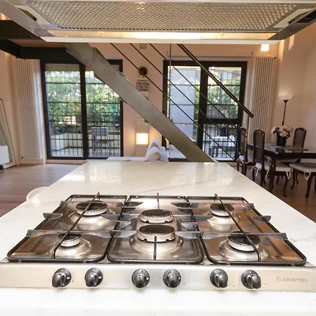 Vivimihome Loft Su Due Livelli Con Terrazzo Milaan